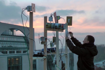 Christopher Wachter & Mathias Jud, Can you hear me ? Antennes sur le toit de l'Ambassade de Suisse à Berlin.