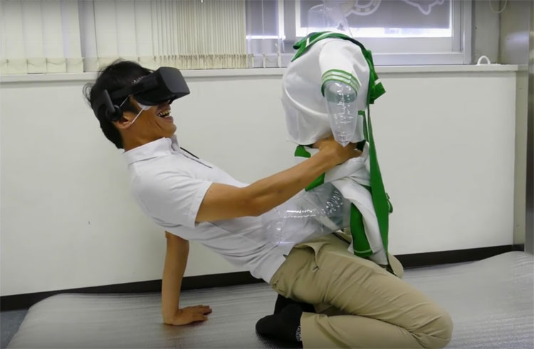 Une des démonstations proposées lors du Adult VR Fest 01, le premier salon sur la réalité virtuelle et l’industrie du sexe au Japon.