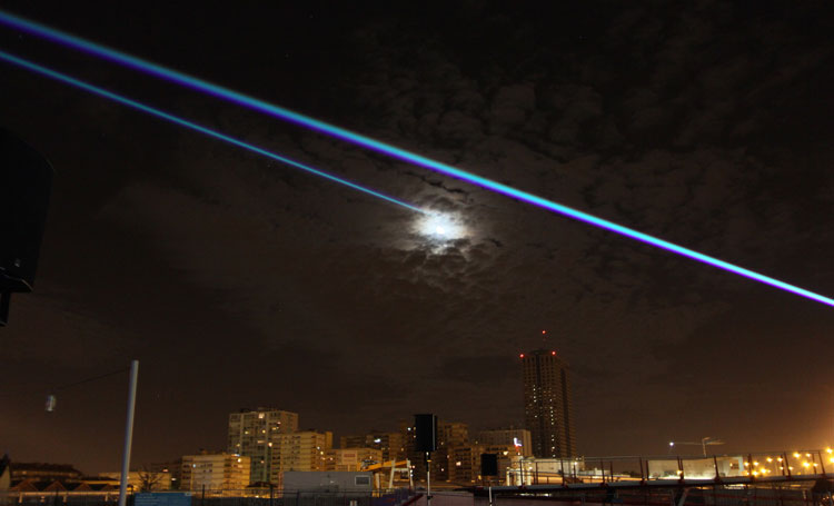 EXO 48.9013°, 2.3789°. Nuit Blanche 2015 pour la Ville de Paris, dans le cadre de Némo, Biennale internationale des arts numériques Paris-Île-de-France. 